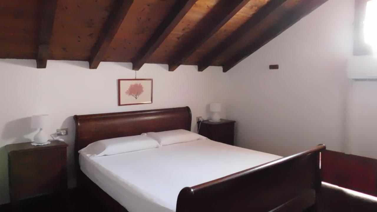 Piccioccus De Crobi Apartment *